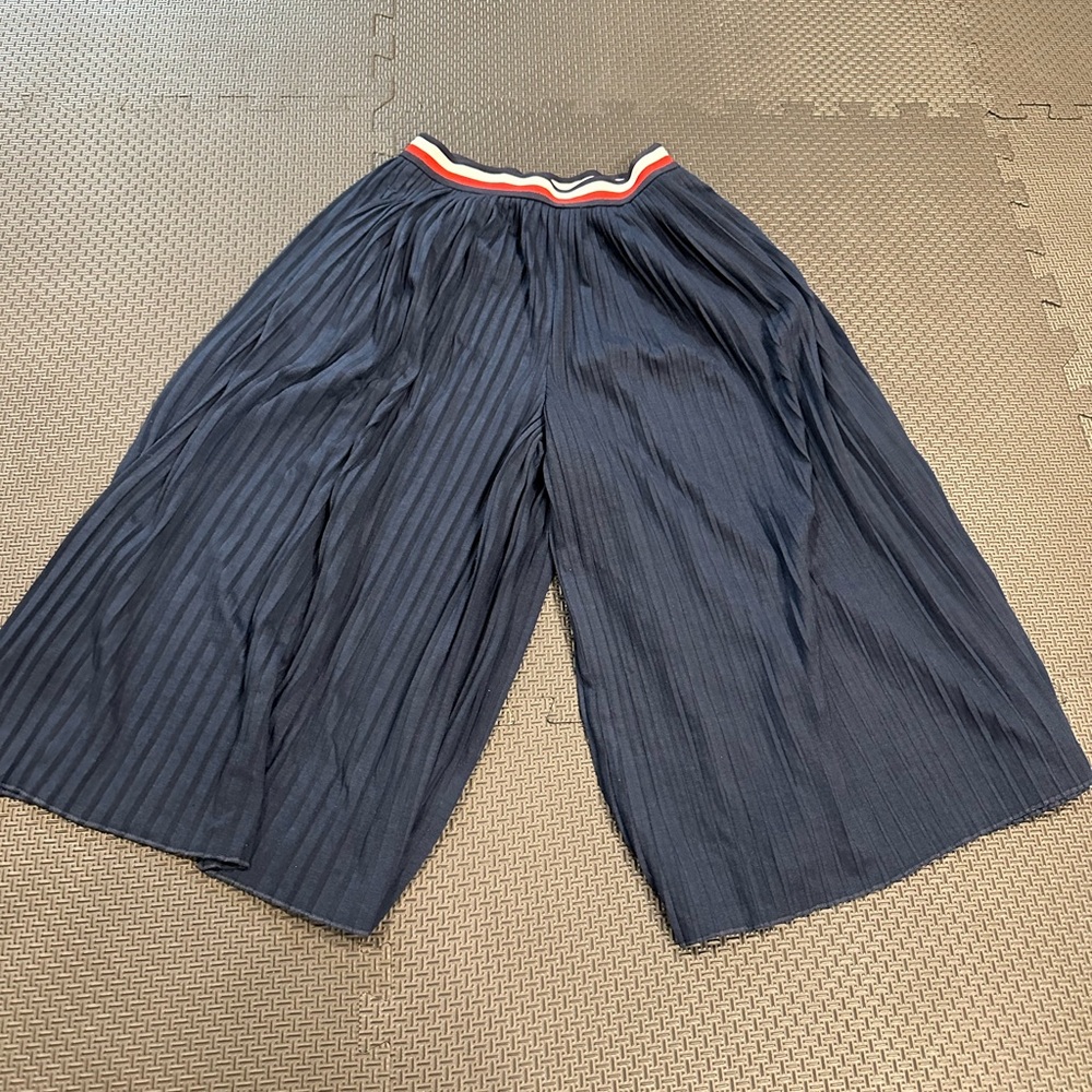 3/24$ Tommy Hilfiger Kids Navy Wide Leg Pleated Pants Culottes size M (8/10)